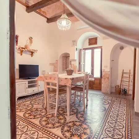 Trulli Antichi Mestieri - Widespread Trulli In The Historic Center Bed & Breakfast Alberobello Exterior photo