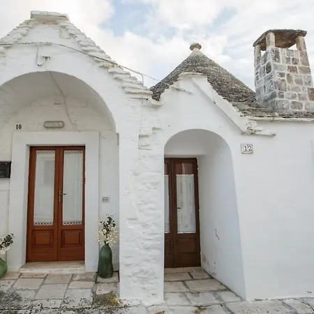 Trulli Antichi Mestieri - Widespread Trulli In The Historic Center Bed & Breakfast Alberobello Exterior photo