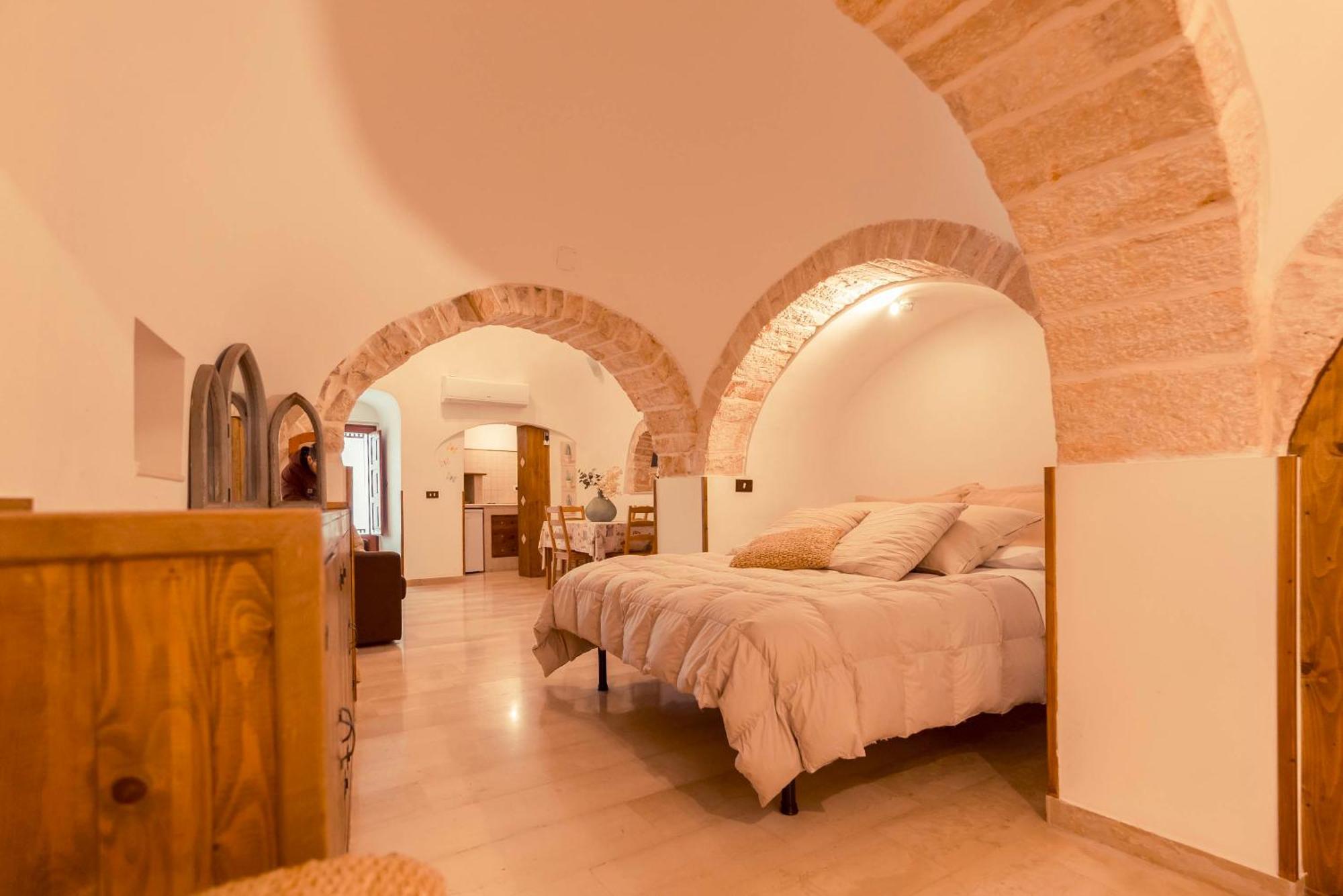 Trulli Antichi Mestieri - Widespread Trulli In The Historic Center *